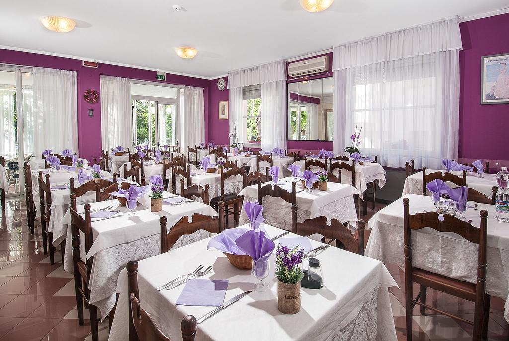 Hotel Cheri Rimini Exterior photo